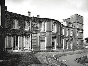 Exterior view of The Manor hospital, Epsom 